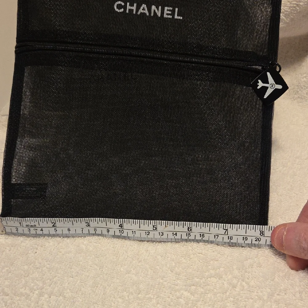 CHANEL elegant black